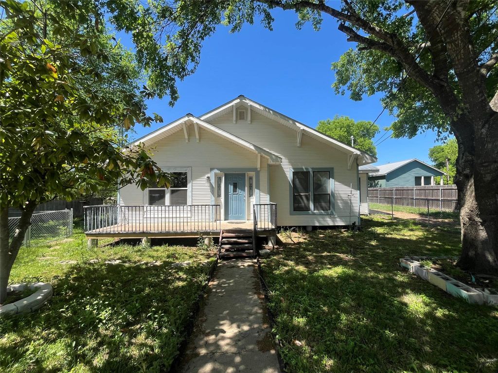115 Hickman ST, Liberty Hill, TX 78642