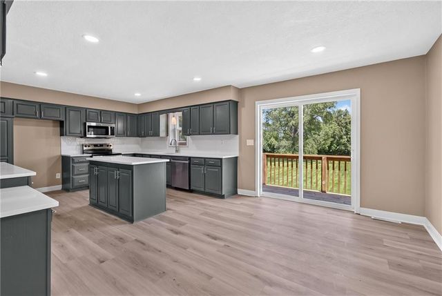 10508 E 241st Ter Terrace, Peculiar, MO 64078