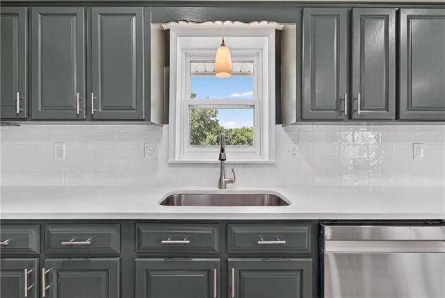 10508 E 241st Ter Terrace, Peculiar, MO 64078