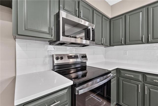 10508 E 241st Ter Terrace, Peculiar, MO 64078