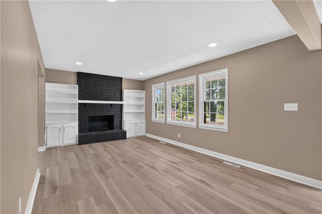 10508 E 241st Ter Terrace, Peculiar, MO 64078