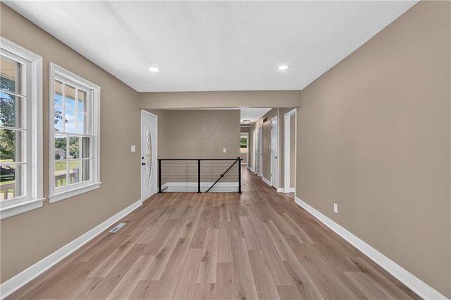 10508 E 241st Ter Terrace, Peculiar, MO 64078