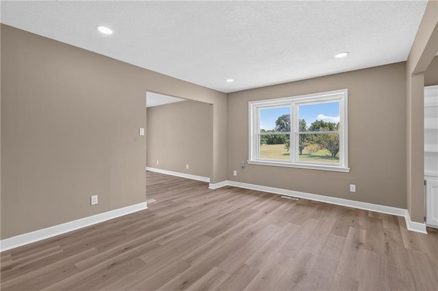 10508 E 241st Ter Terrace, Peculiar, MO 64078
