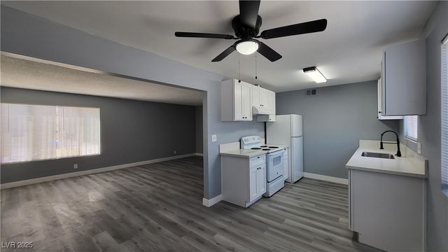 3240 North Michael Way 3, Las Vegas, NV 89108