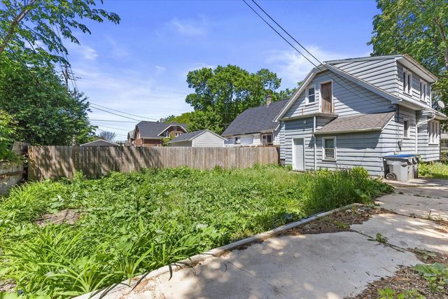 2473 N 57th STREET, Milwaukee, WI 53210