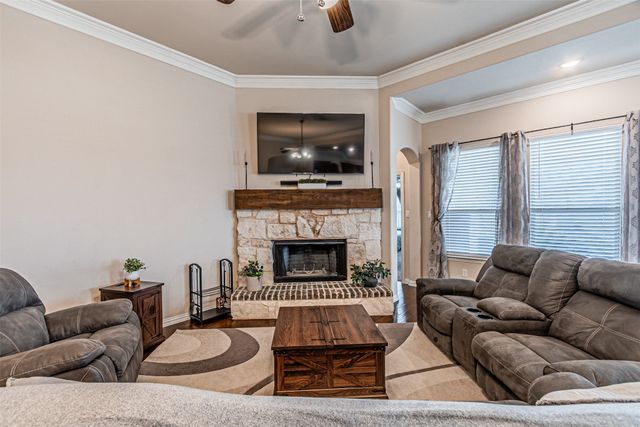 7926 Grassland Drive, Godley, TX 76044