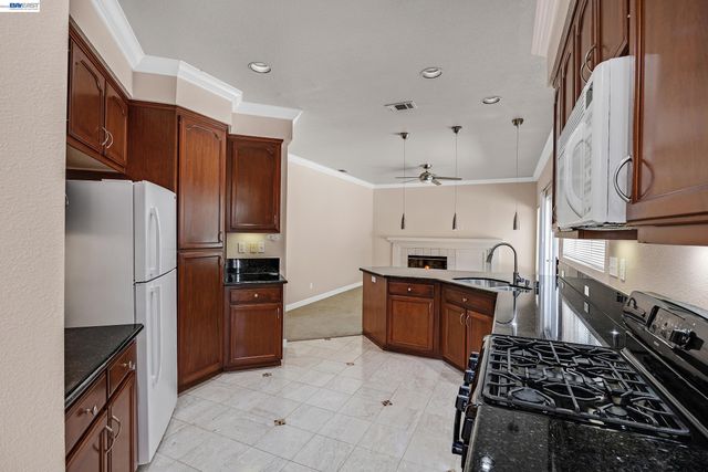 406 Grenadine Way, Hercules, CA 94547