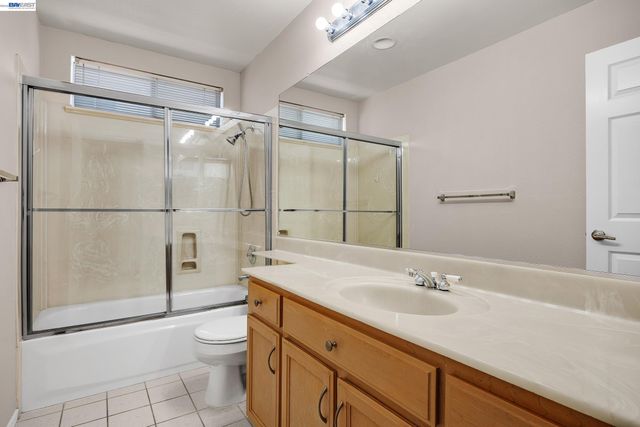 406 Grenadine Way, Hercules, CA 94547