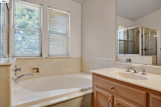406 Grenadine Way, Hercules, CA 94547