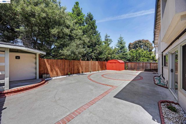 406 Grenadine Way, Hercules, CA 94547