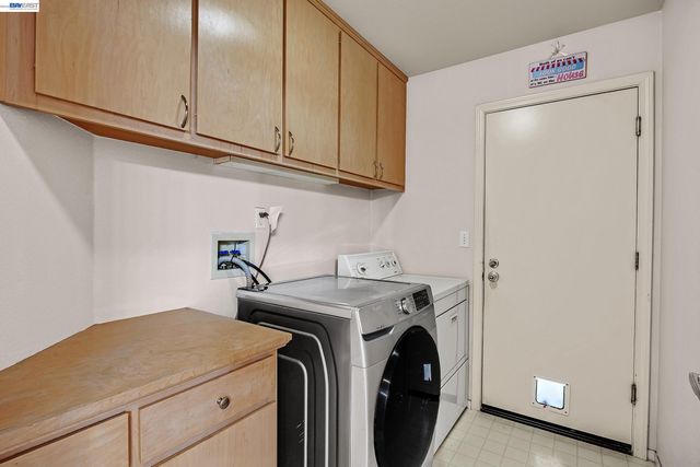 406 Grenadine Way, Hercules, CA 94547