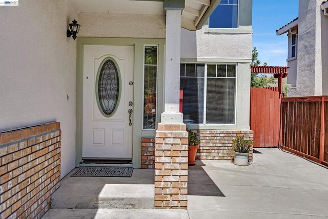 406 Grenadine Way, Hercules, CA 94547