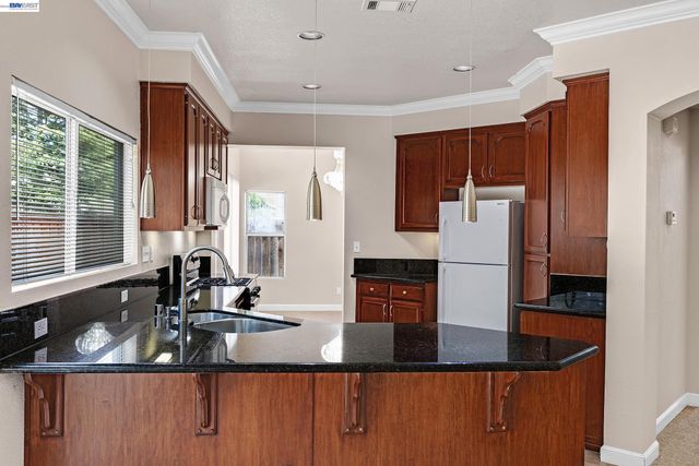 406 Grenadine Way, Hercules, CA 94547
