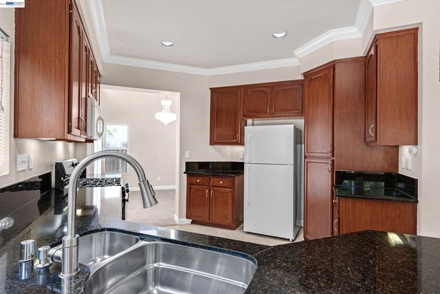 406 Grenadine Way, Hercules, CA 94547