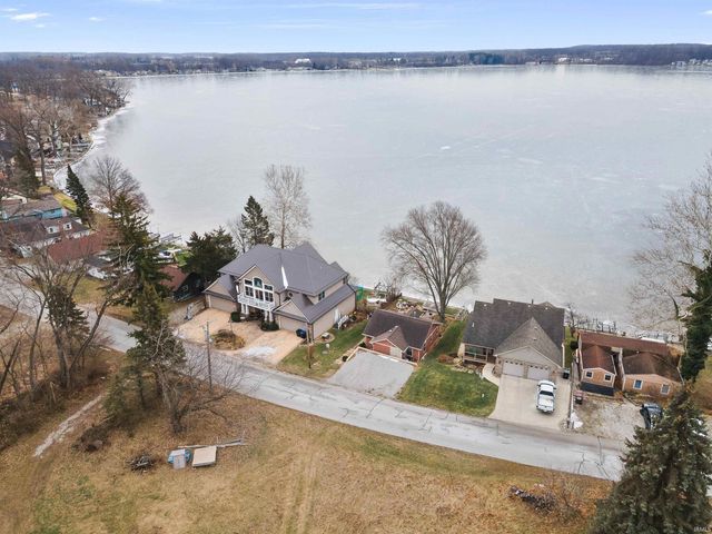 2925 W Sycamore Beach Road, Angola, IN 46703
