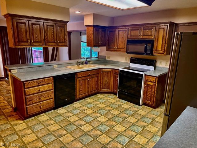 1362 Turkeyfoot Lake Road, Barberton, OH 44203