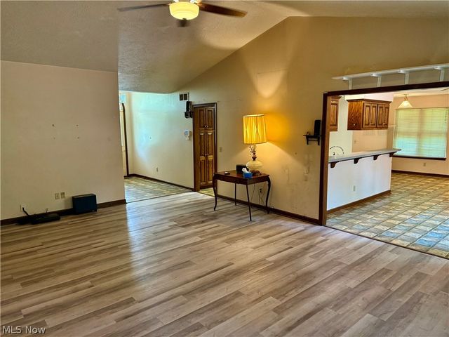 1362 Turkeyfoot Lake Road, Barberton, OH 44203