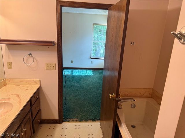 1362 Turkeyfoot Lake Road, Barberton, OH 44203