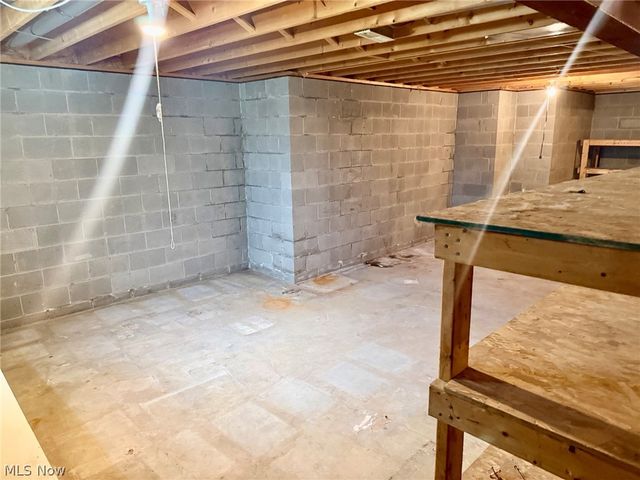 1362 Turkeyfoot Lake Road, Barberton, OH 44203