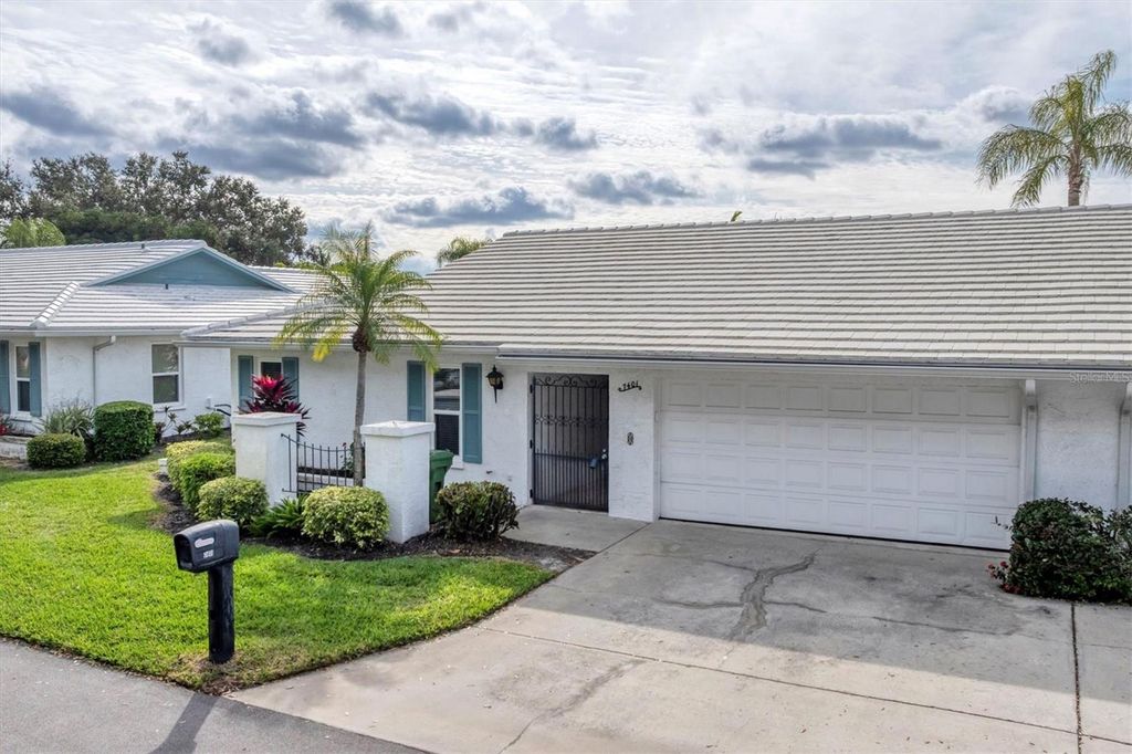 Image 2 of property listing at 7401 7TH AVENUE W 5807, Bradenton, FL 34209