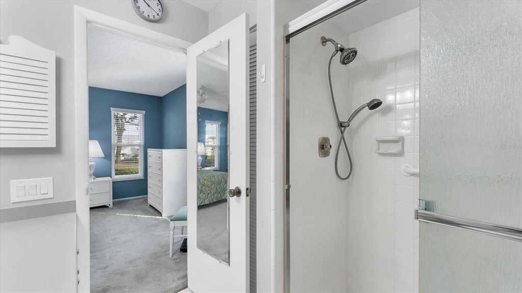 Image 24 of property listing at 7401 7TH AVENUE W 5807, Bradenton, FL 34209