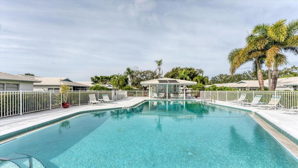 Image 36 of property listing at 7401 7TH AVENUE W 5807, Bradenton, FL 34209