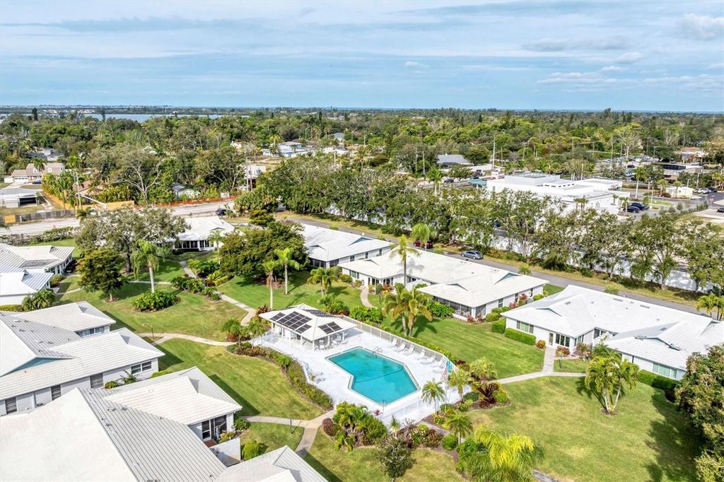 Image 38 of property listing at 7401 7TH AVENUE W 5807, Bradenton, FL 34209