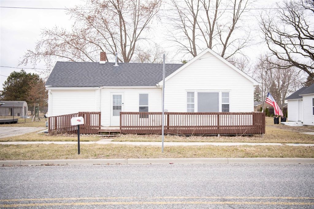 545 N Midland Street, Merrill, MI 48637