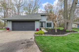 961 Cedar Oaks Trail, White Lake Charter Township, MI 48386