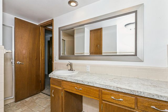 6330 E Orme St, Wichita, KS 67218