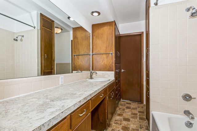 6330 E Orme St, Wichita, KS 67218