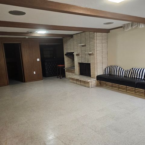 6330 E Orme St, Wichita, KS 67218