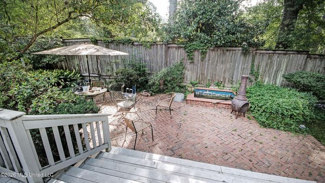 1 Pond Side Drive, Jackson, MS 39211