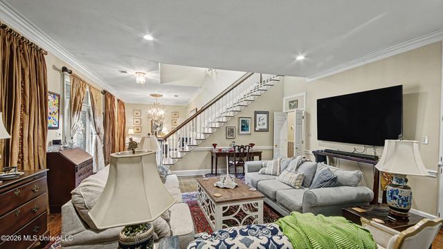 1 Pond Side Drive, Jackson, MS 39211