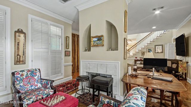 1 Pond Side Drive, Jackson, MS 39211