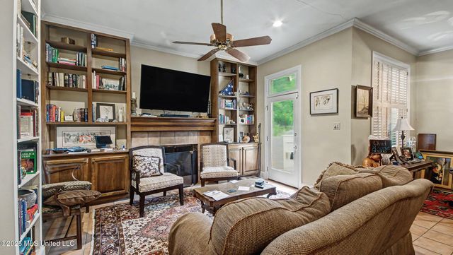 1 Pond Side Drive, Jackson, MS 39211