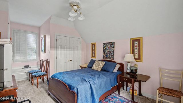 1 Pond Side Drive, Jackson, MS 39211