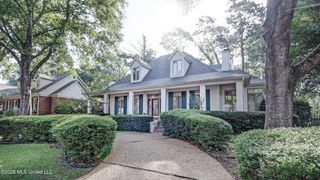 1 Pond Side Drive, Jackson, MS 39211