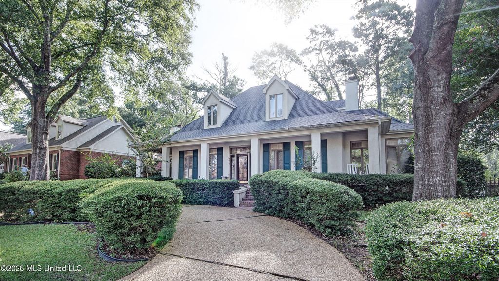 1 Pond Side Drive, Jackson, MS 39211