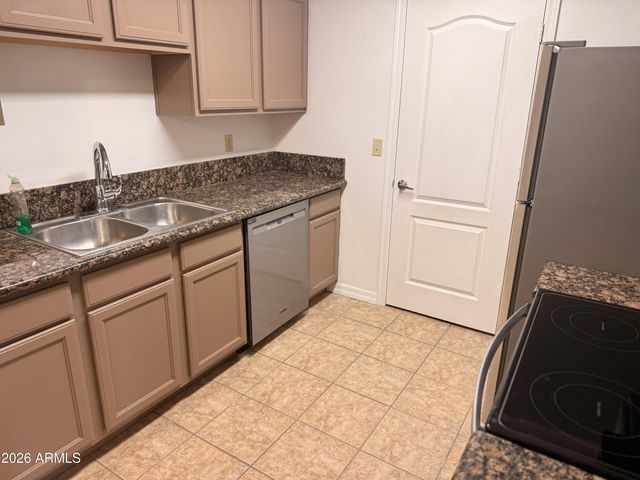 3511 E BASELINE Road 1126, Phoenix, AZ 85042