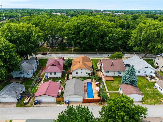 2105 HIGHLAND Avenue, Davenport, IA 52803