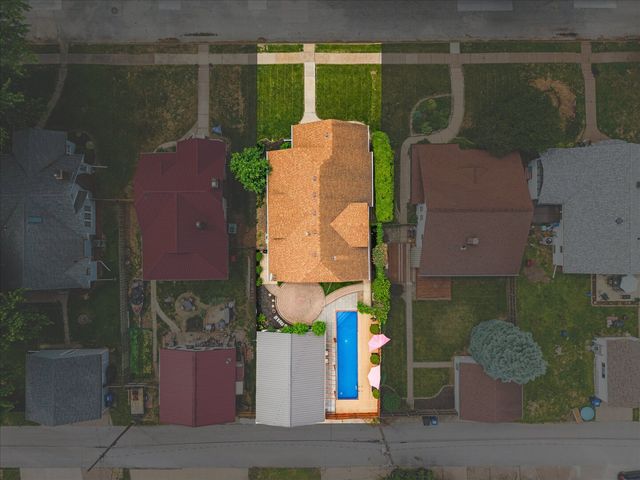 2105 HIGHLAND Avenue, Davenport, IA 52803