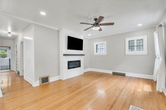 2105 HIGHLAND Avenue, Davenport, IA 52803