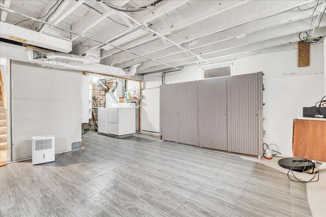 2105 HIGHLAND Avenue, Davenport, IA 52803