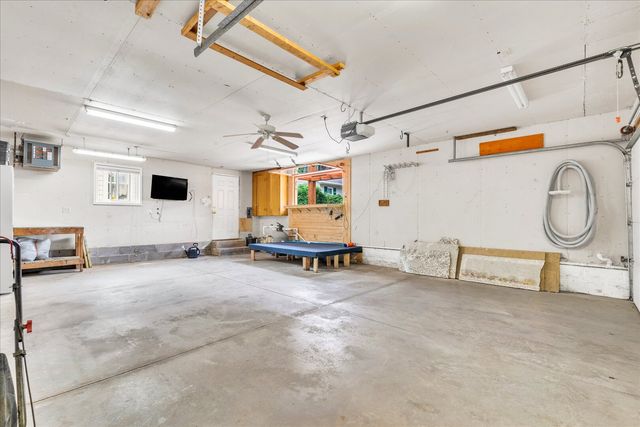 2105 HIGHLAND Avenue, Davenport, IA 52803