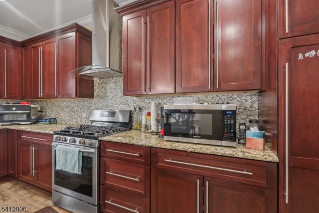 7 Dobson Rd, Edison Twp., NJ 08817