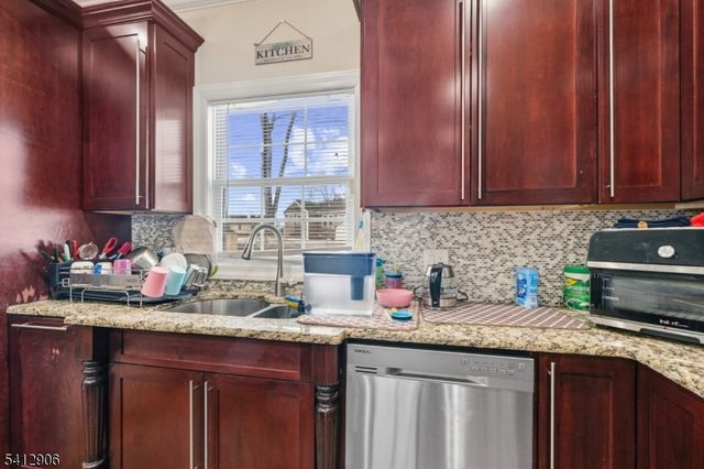 7 Dobson Rd, Edison Twp., NJ 08817