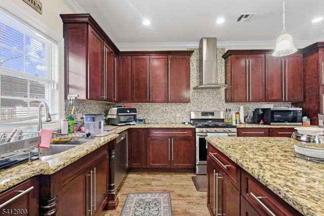 7 Dobson Rd, Edison Twp., NJ 08817