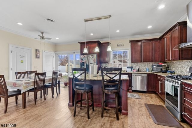 7 Dobson Rd, Edison Twp., NJ 08817