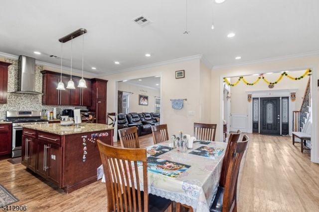 7 Dobson Rd, Edison Twp., NJ 08817